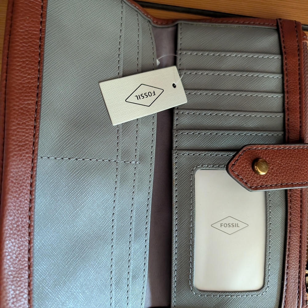 NWT FOSSIL "Lainie Brown Leather Wallet Clutch Purse